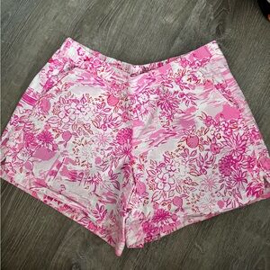 Lilly Pulitzer pull on shorts size Medium